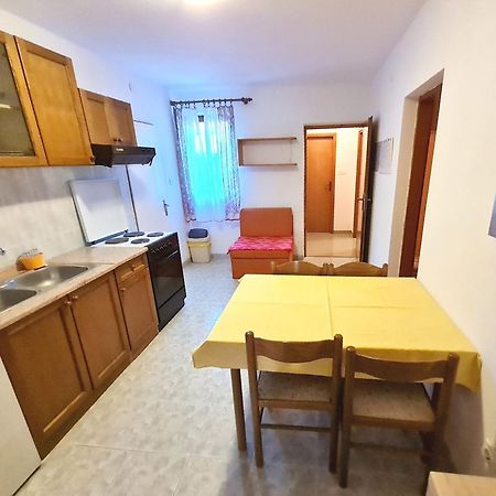 Mirjana F Apartaments Башка Экстерьер фото